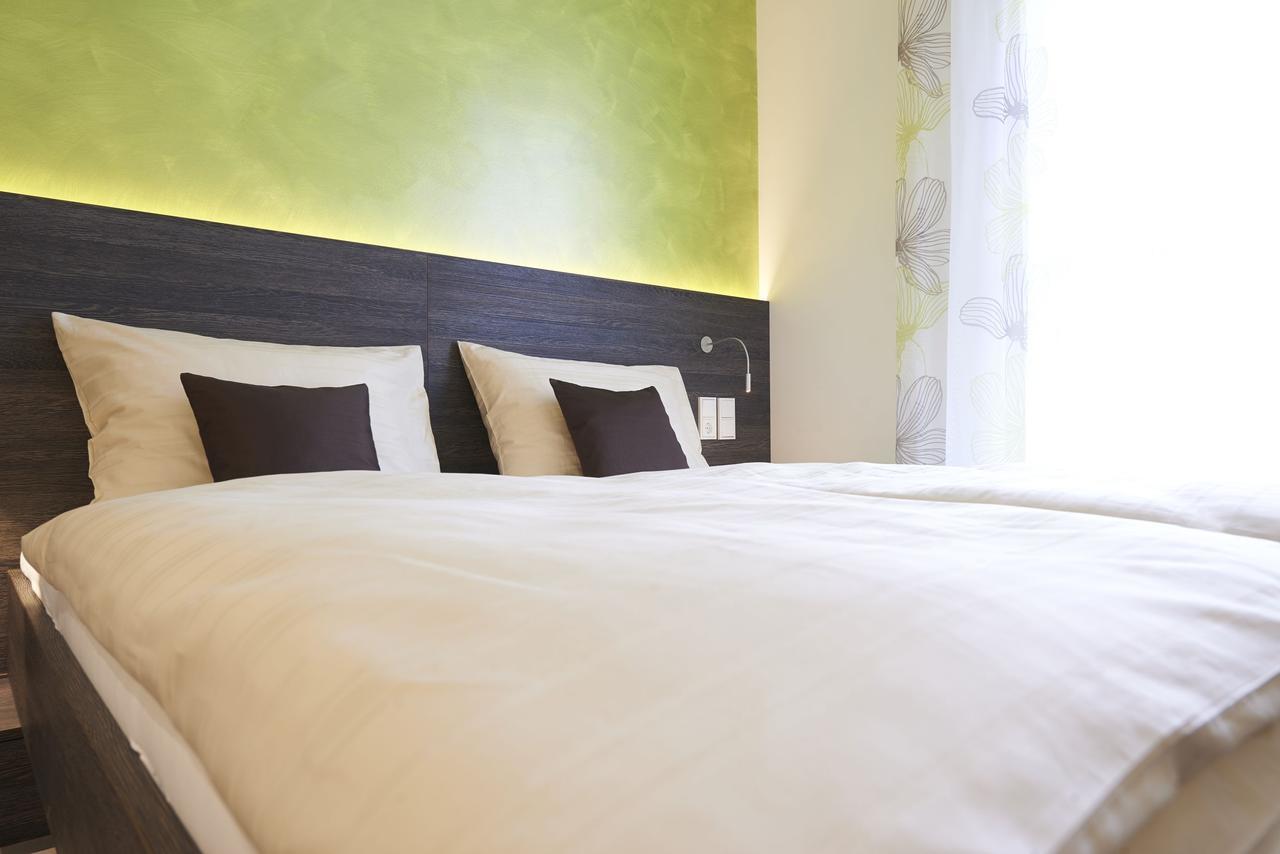 Eee Hotel Marchtrenk Habitación foto